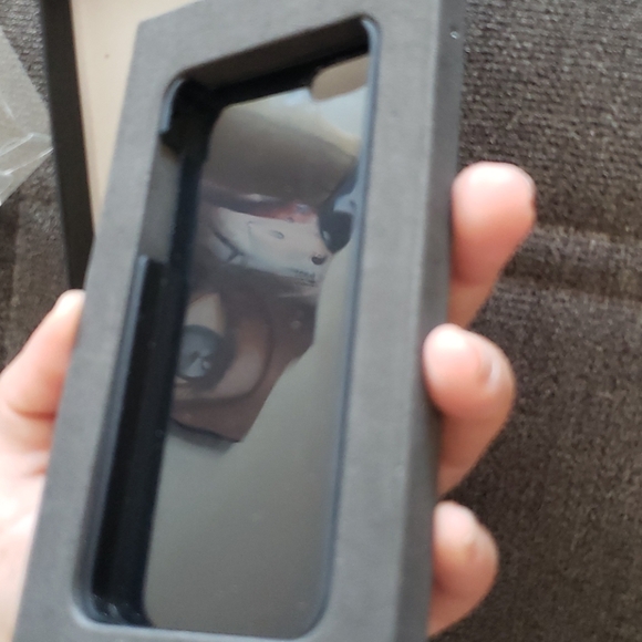 💌 BNIB Old model phone case - Picture 5 of 5